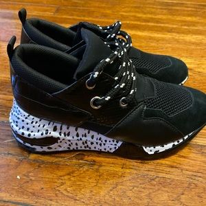 SOLD Steve Madden Cliff Dad Sneakers